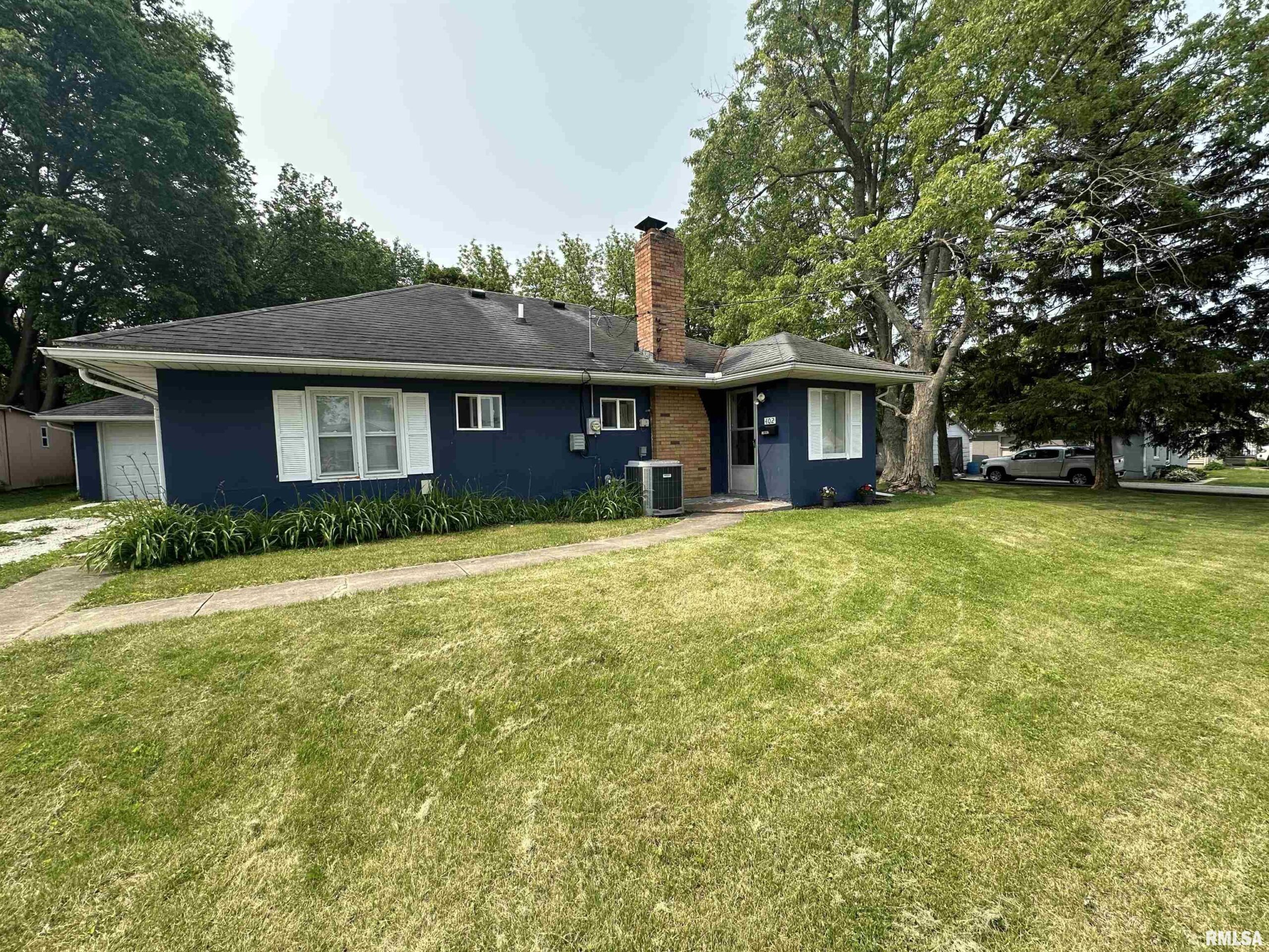 402 W TOWER Street Eureka IL