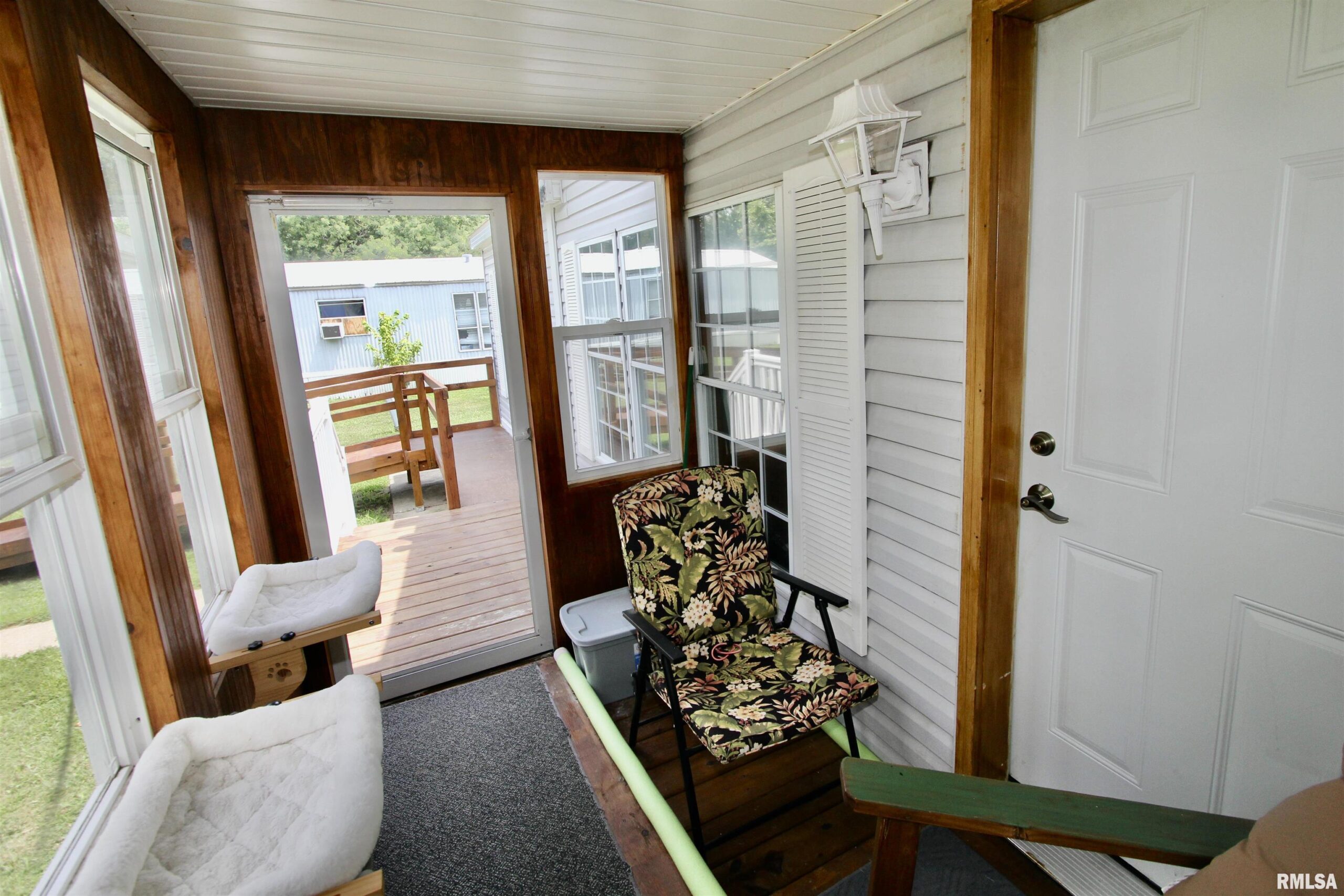 115 LAKE WILDWIND Drive Metamora IL