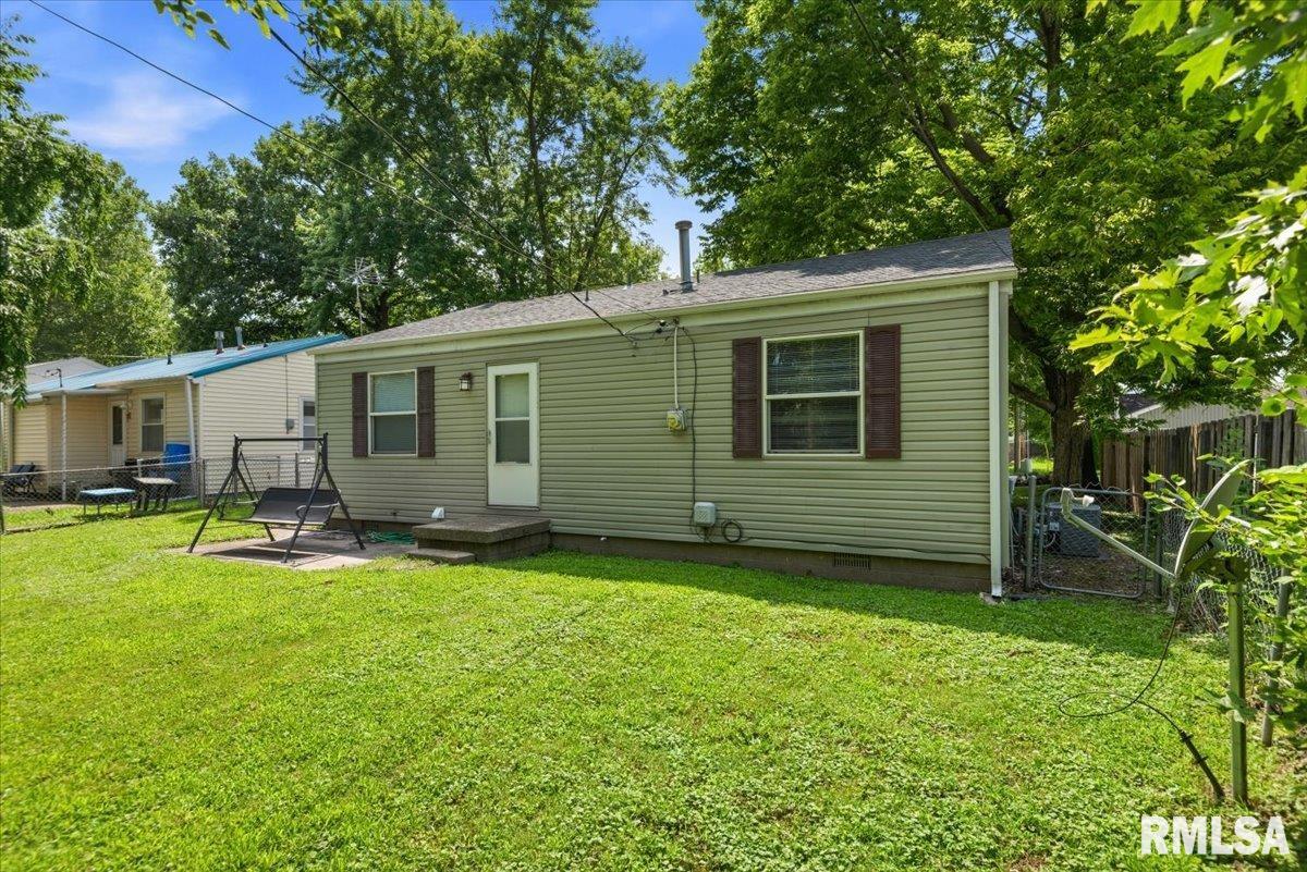 408 PARKVIEW Drive Rochester IL