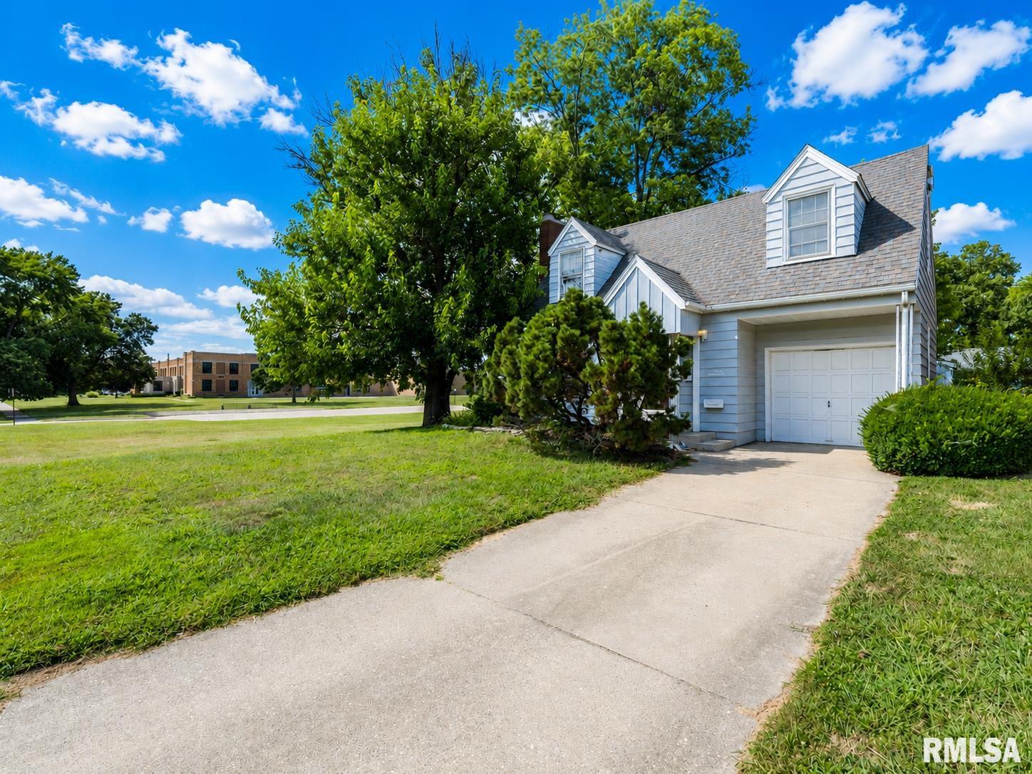 1001 E FORREST HILL Avenue Peoria IL