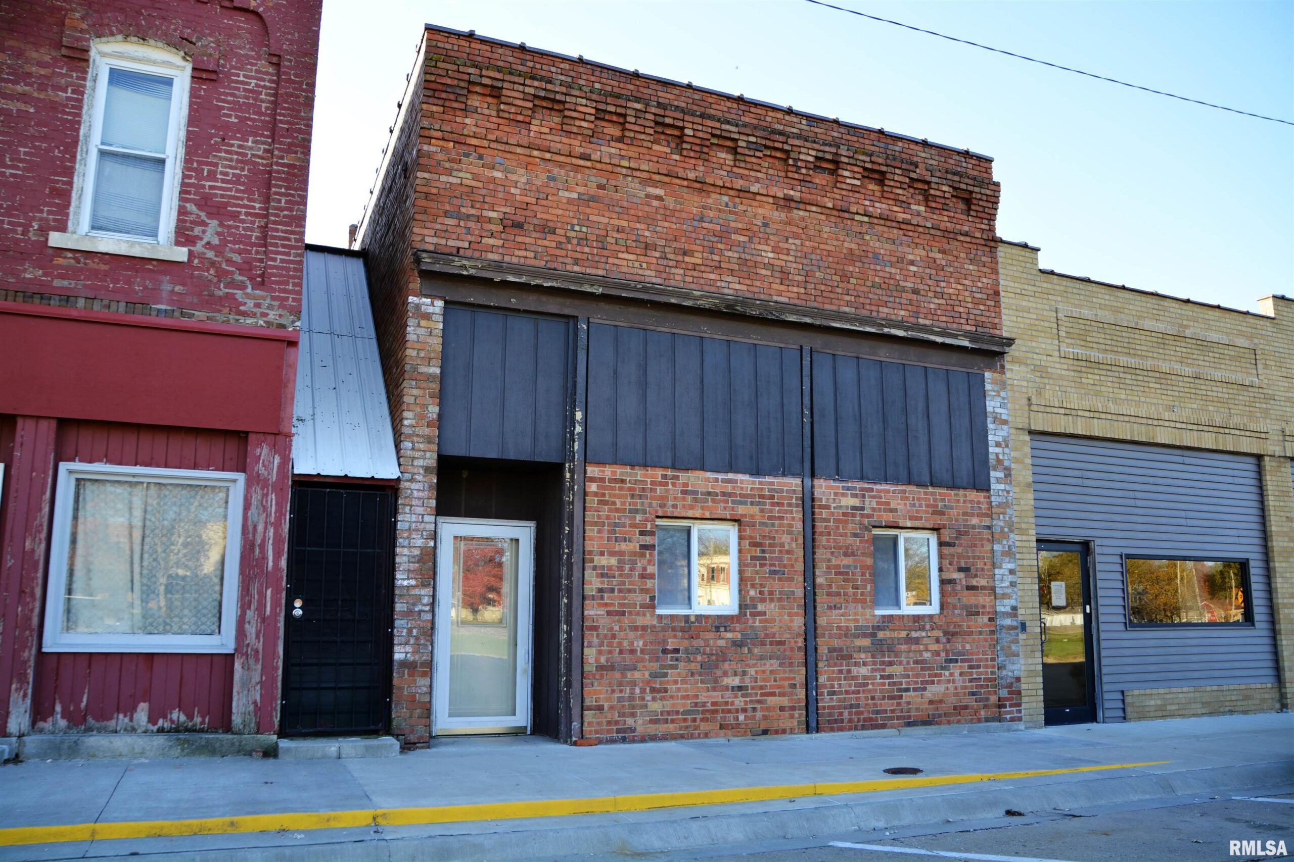 114 E MARKET Street Colchester IL