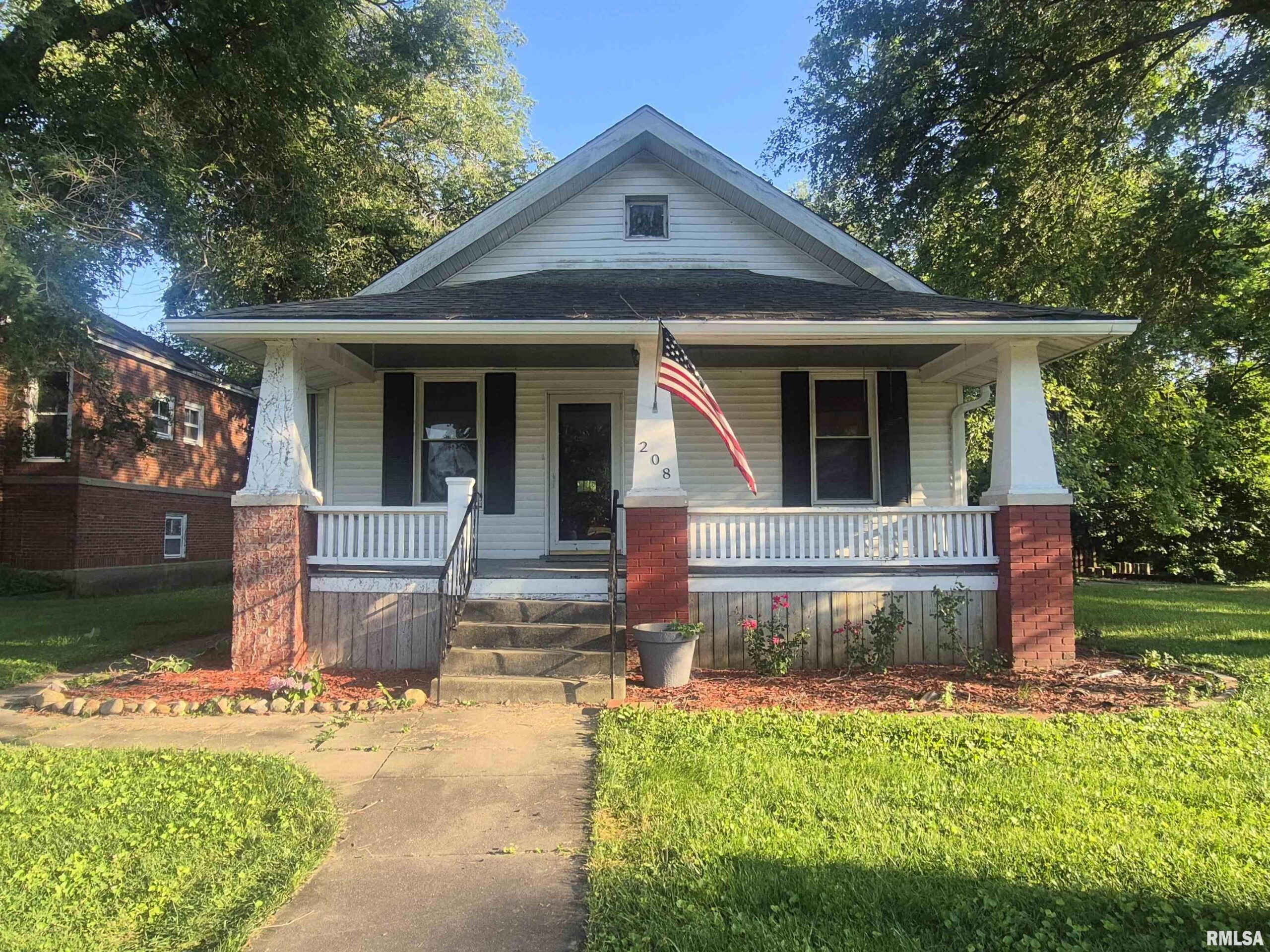 208 W MECHANIC Street Ashland IL