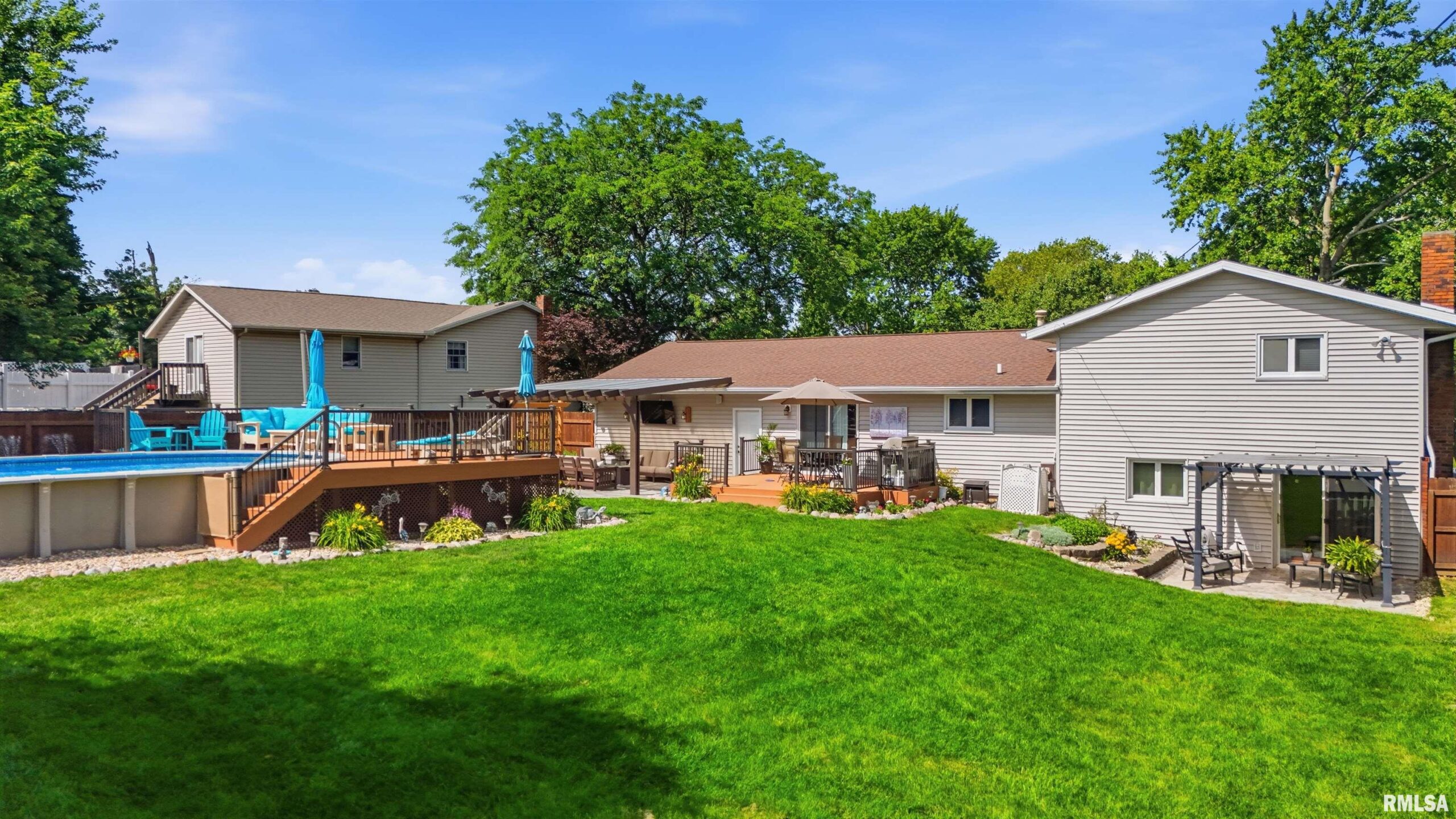 208 BARBARA Parkway Washington IL