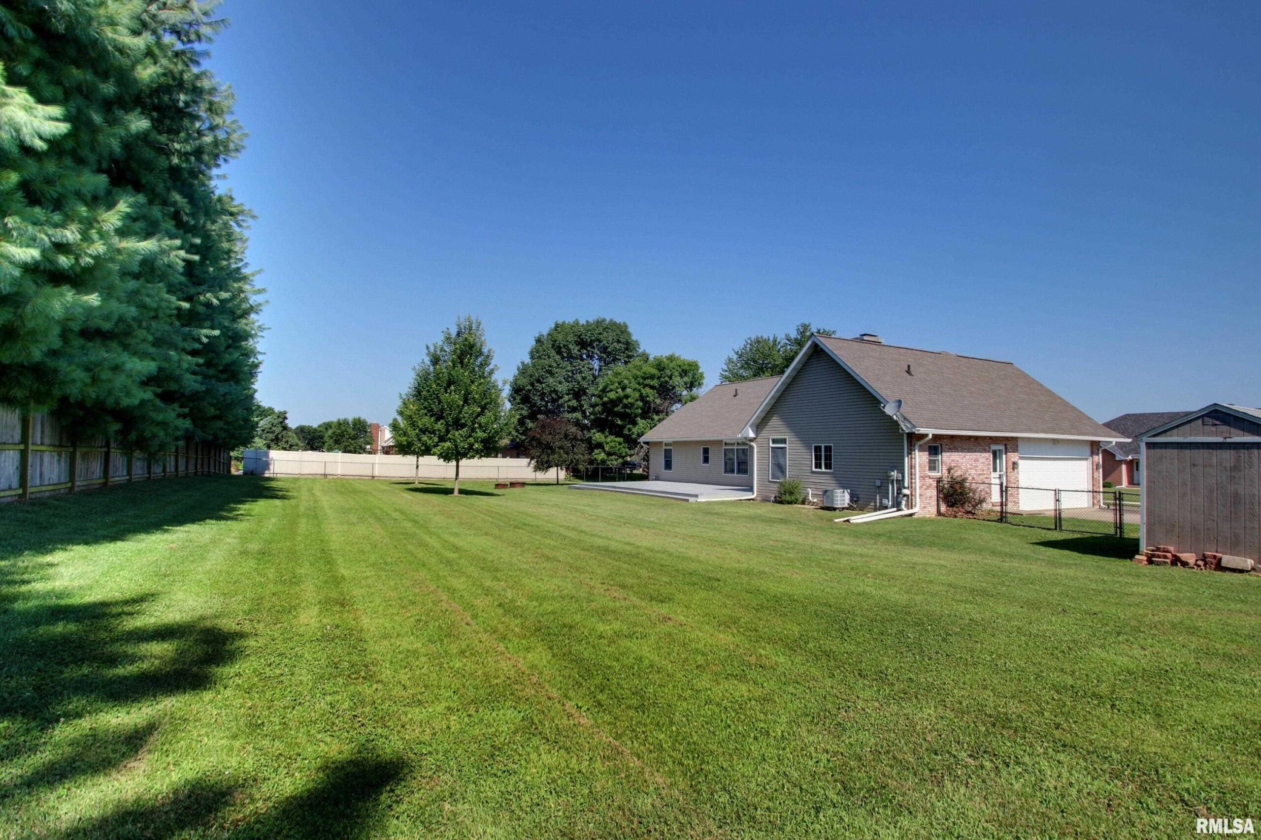 1700 SILVERTHORNE Drive Quincy IL