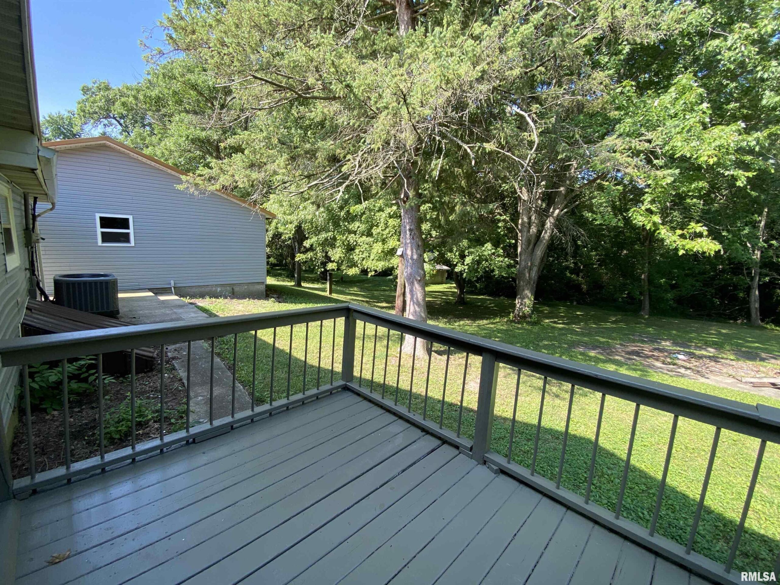 315 E HICKORY Street Thayer IL