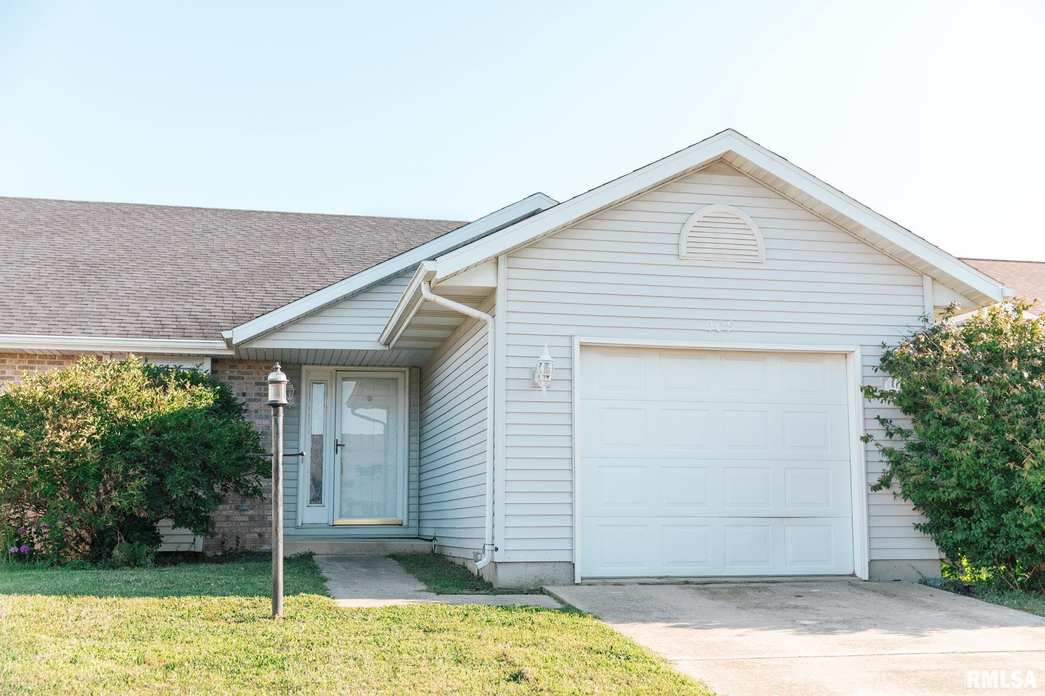 209 EAGLE RIDGE Drive Chatham IL