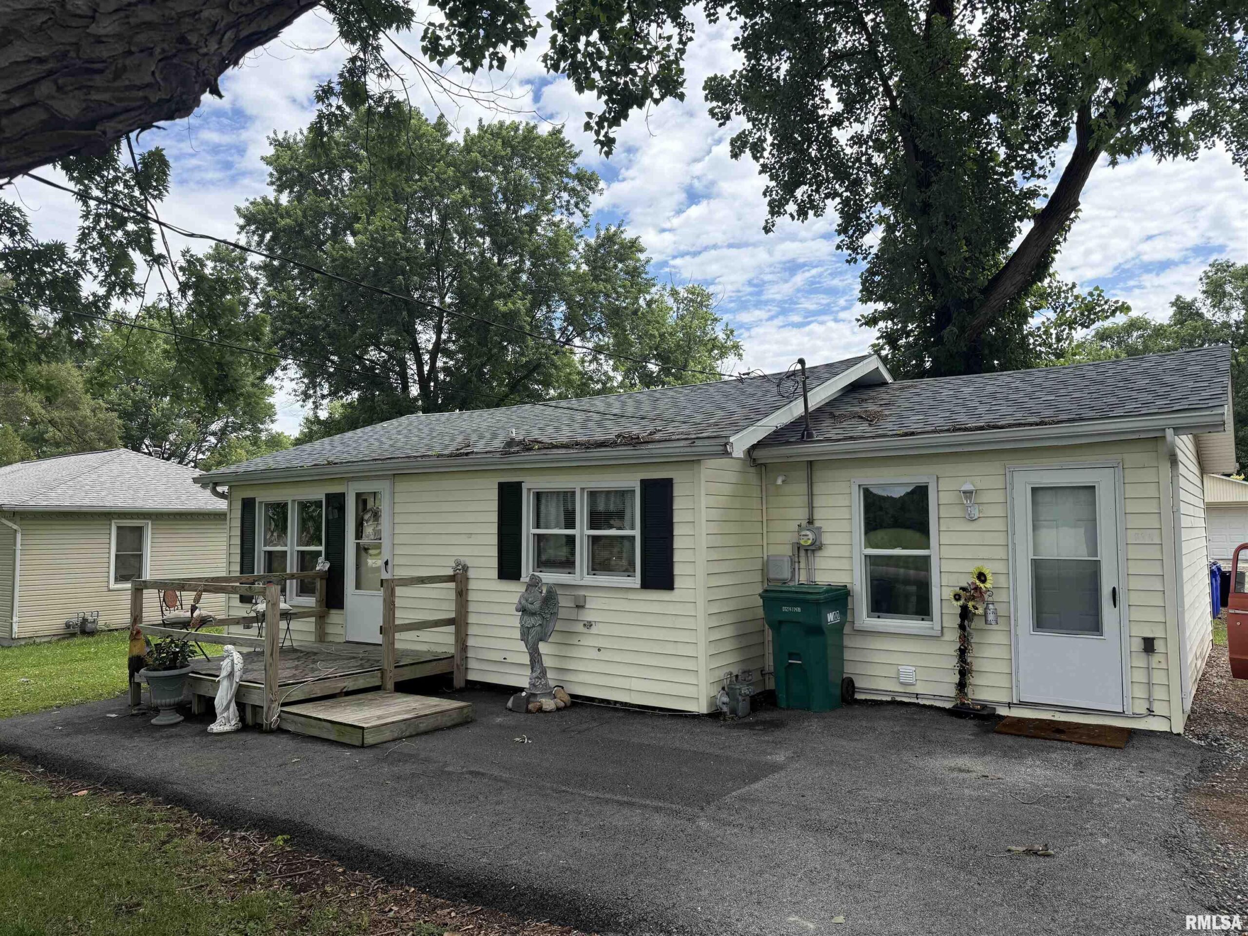 3534 N CHARLES Street Decatur IL