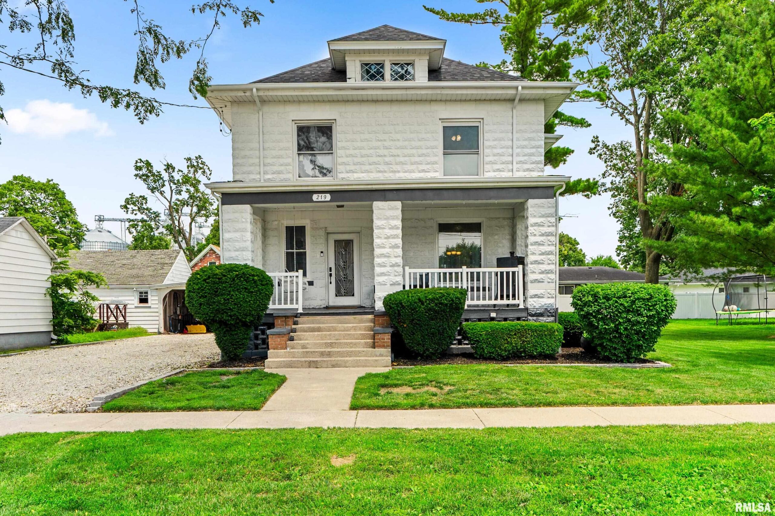 219 W THOMAS Street Toulon IL