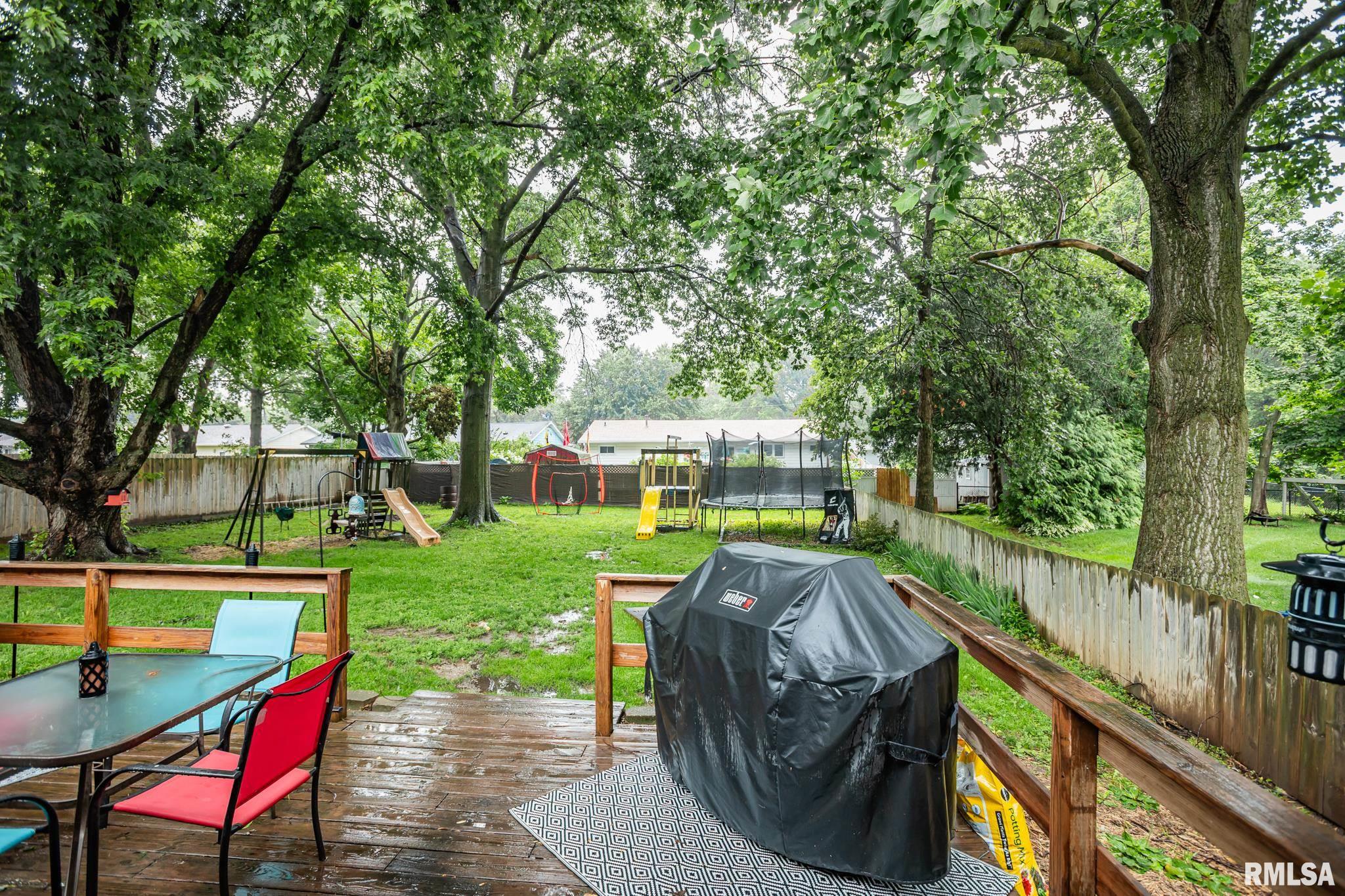 812 N 10TH Street Monmouth IL