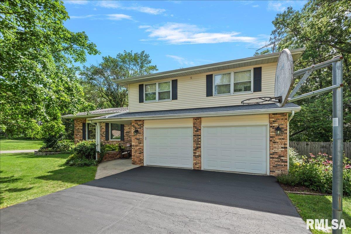 2 MADERA Court Taylorville IL
