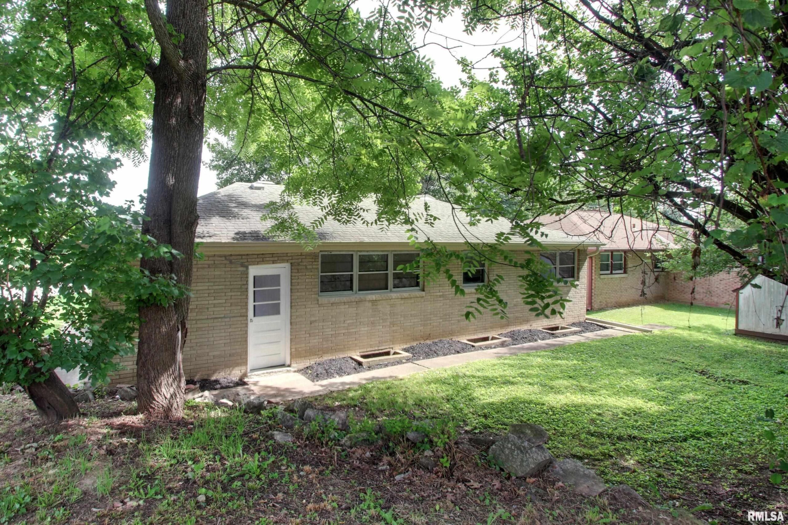 916 LOCUST Street Quincy IL