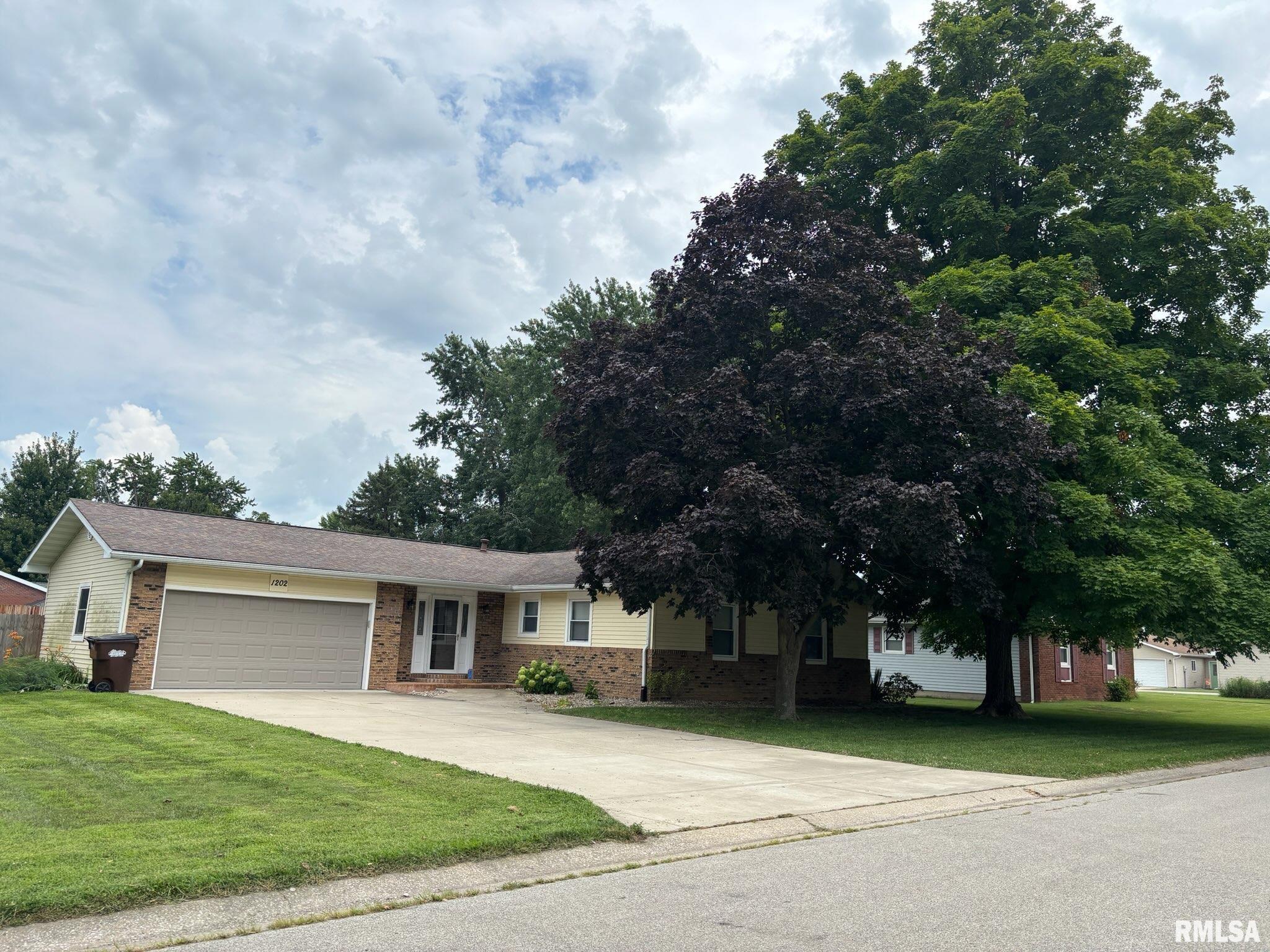 1202 6TH Street Pawnee IL