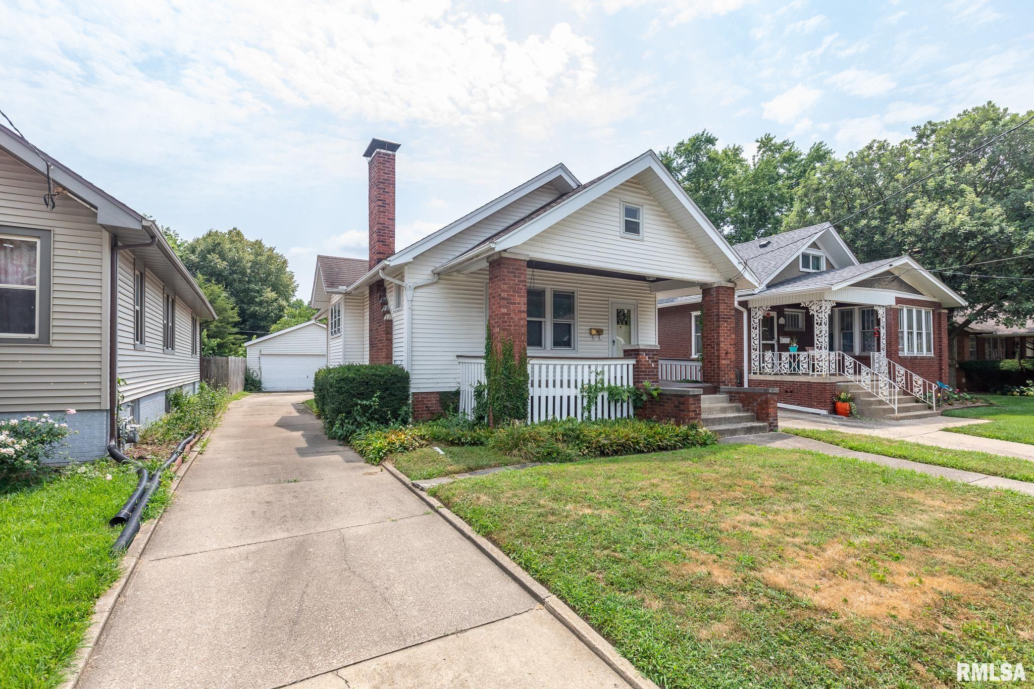 1216 E SENECA Place Peoria IL