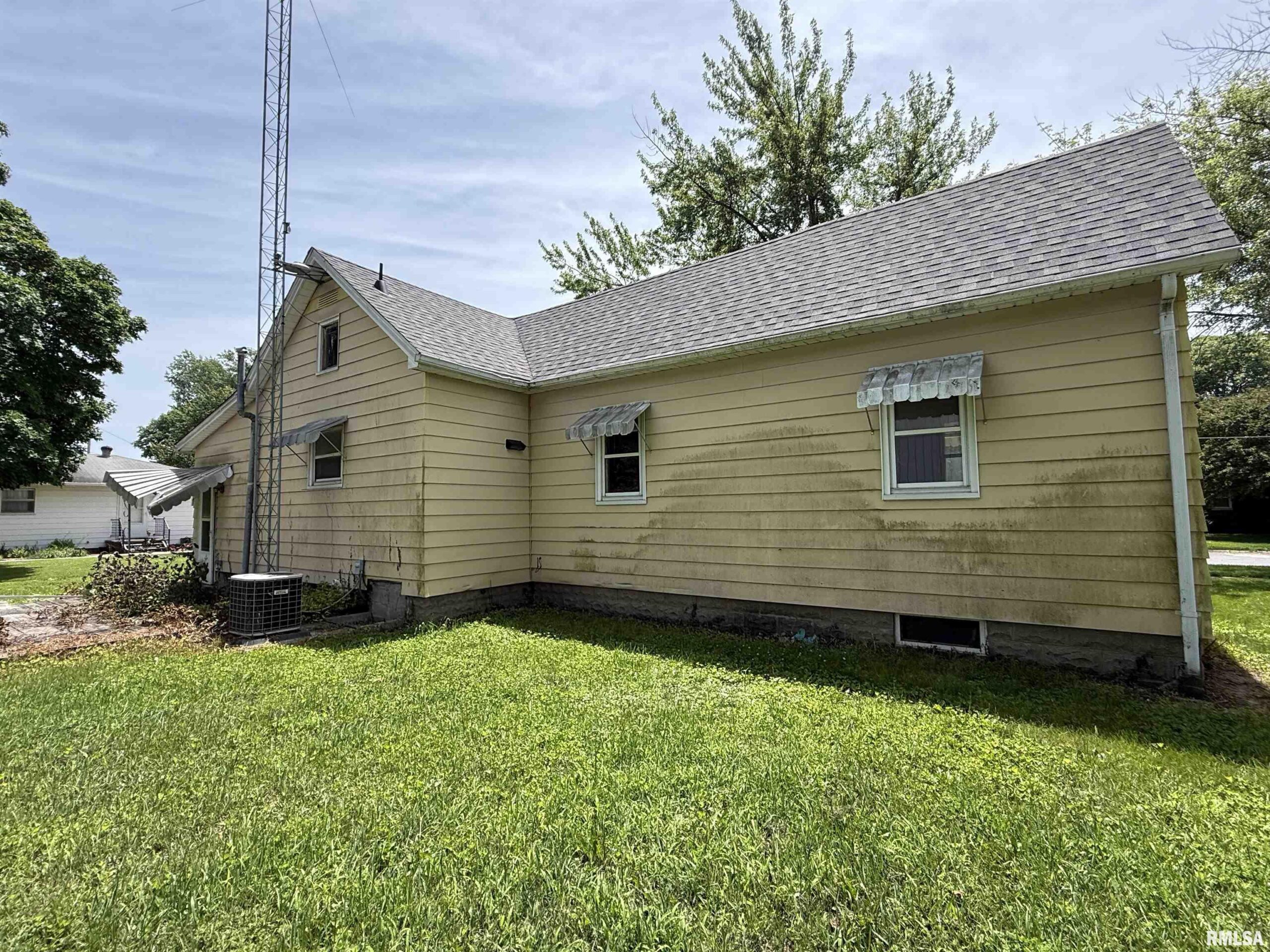 361 W FULTON Street Farmington IL