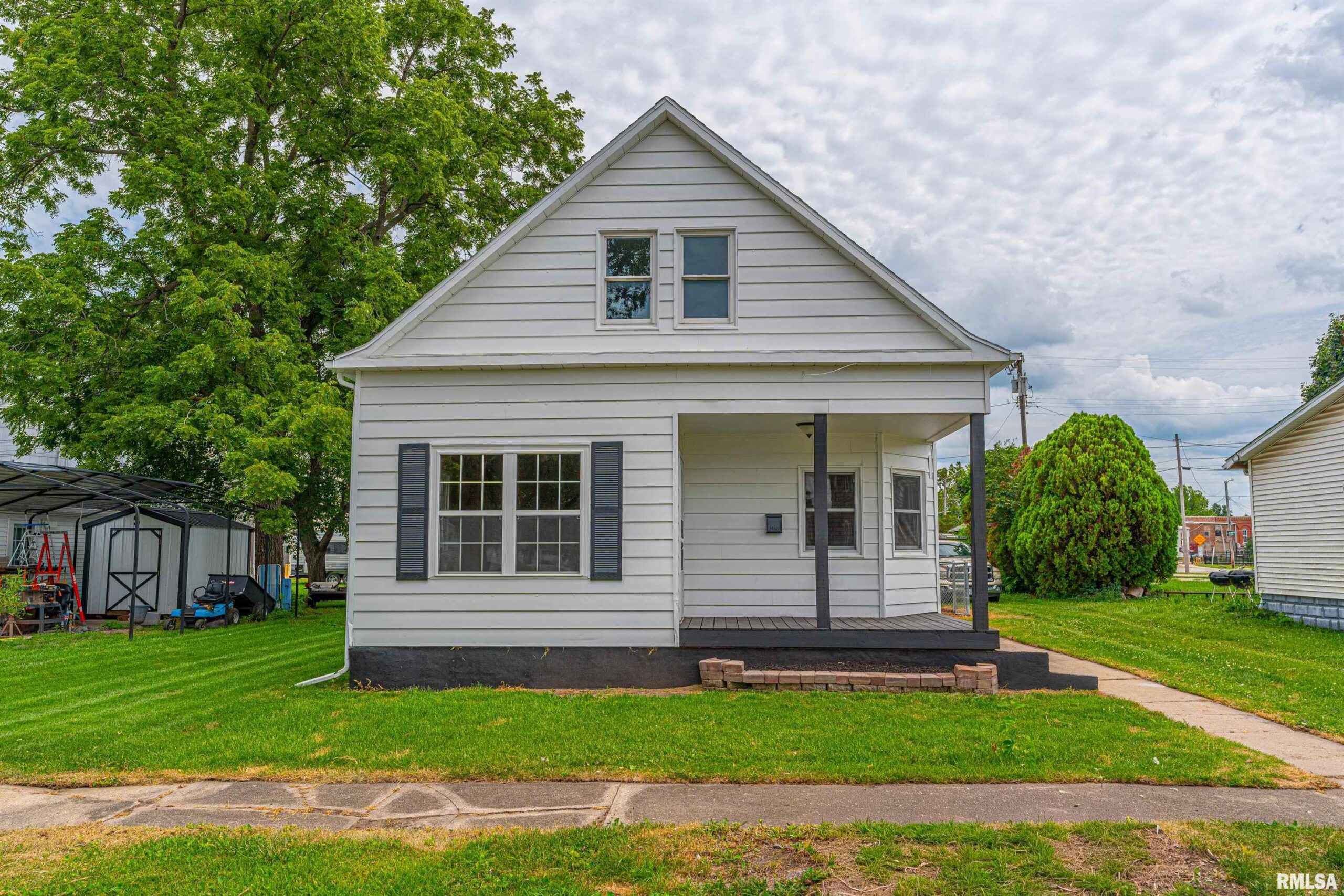 102 NE 2ND Street Atlanta IL