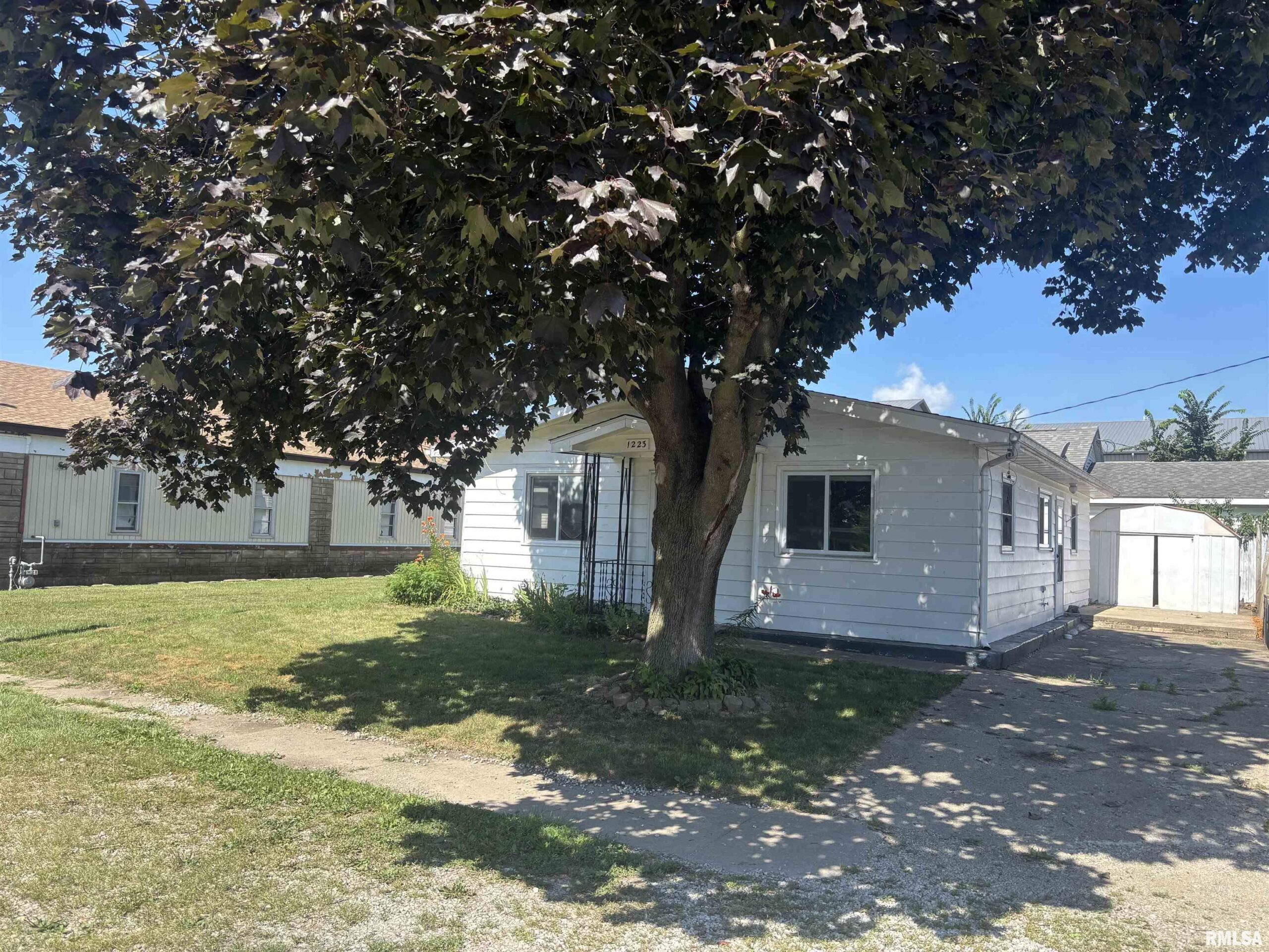 1223 N 2ND Street Chillicothe IL