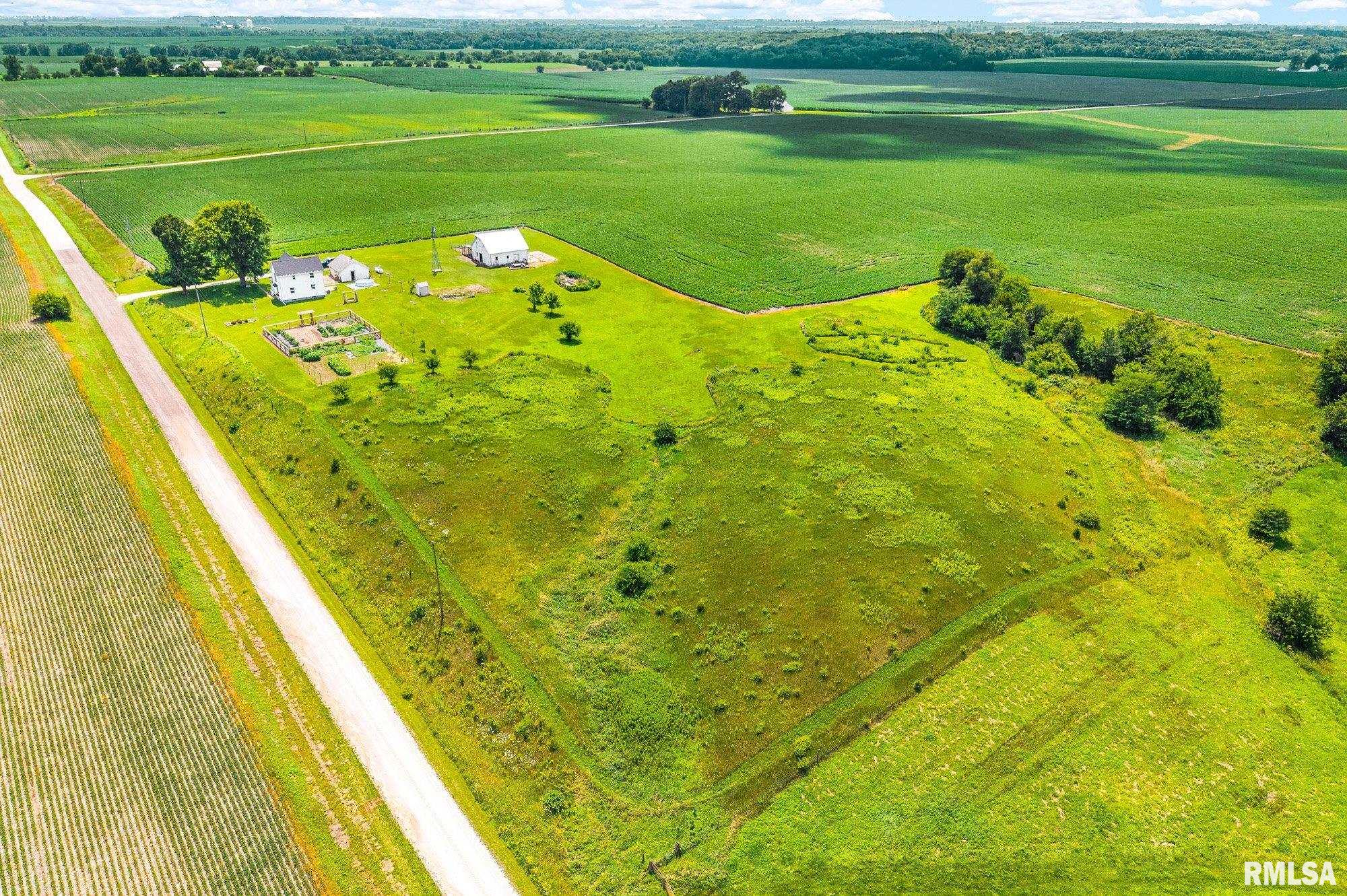 2458 KNOX Road La Fayette IL