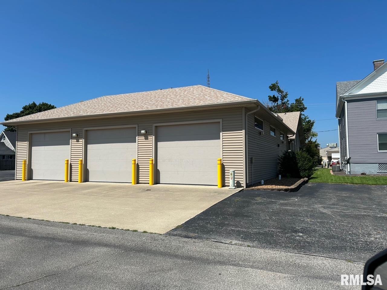 328 N CLAY Street Taylorville IL