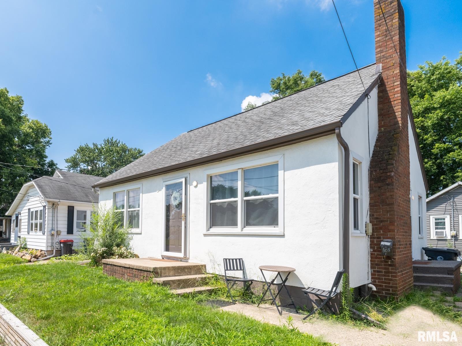 803 S 13TH Street Pekin IL
