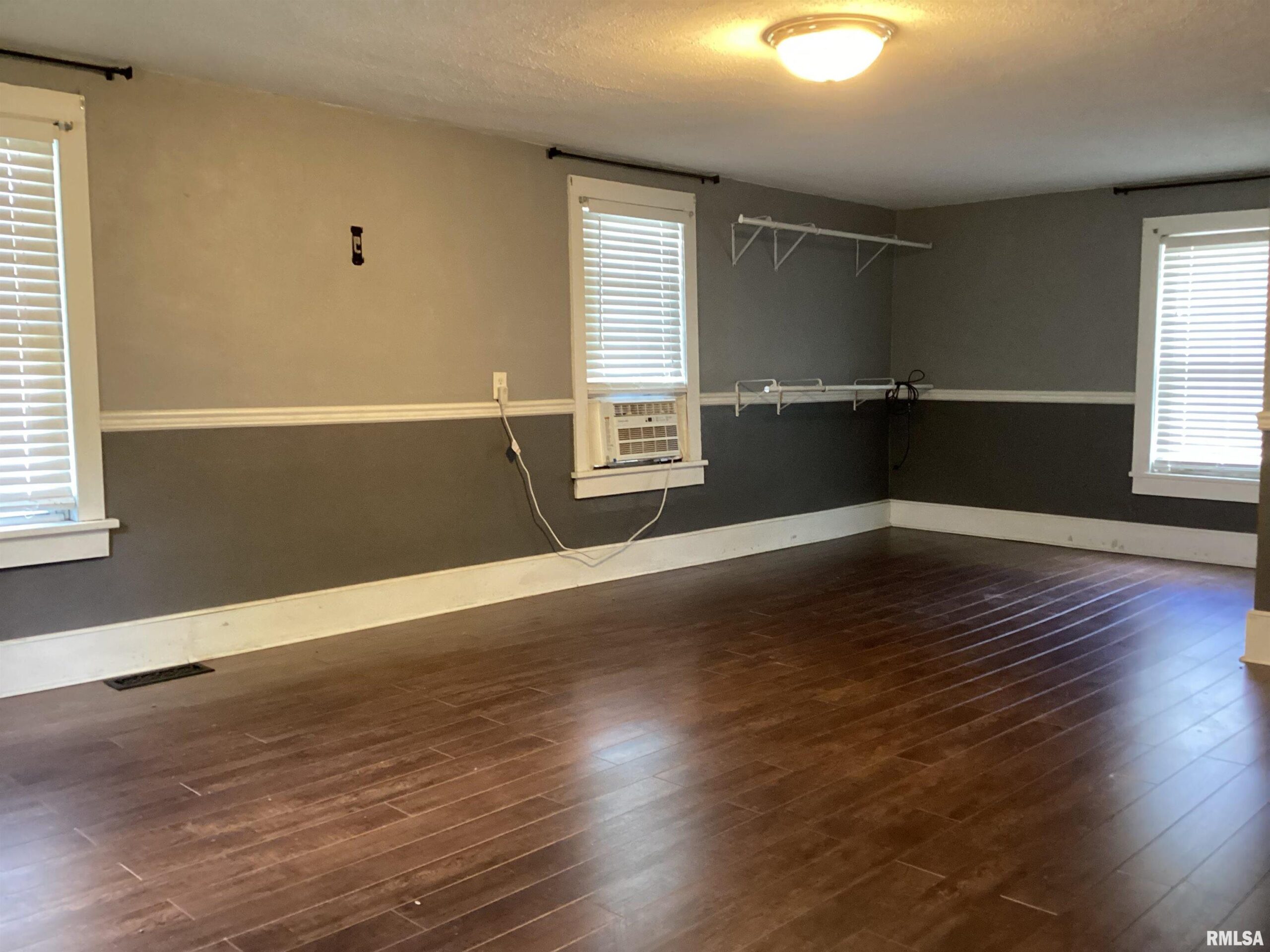 25382 N WOLF Road Canton IL