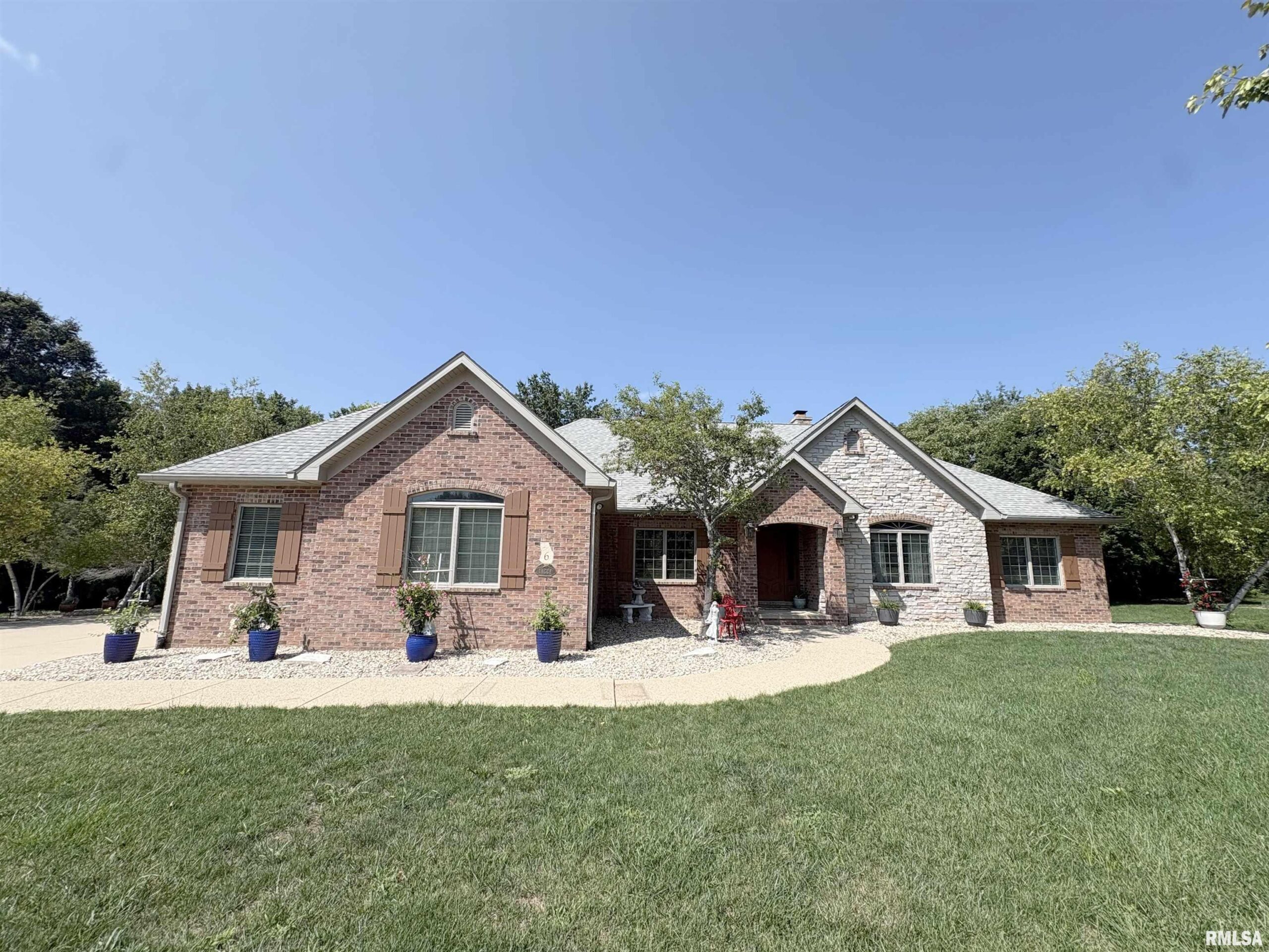 6 WILDWOOD Court Washington IL