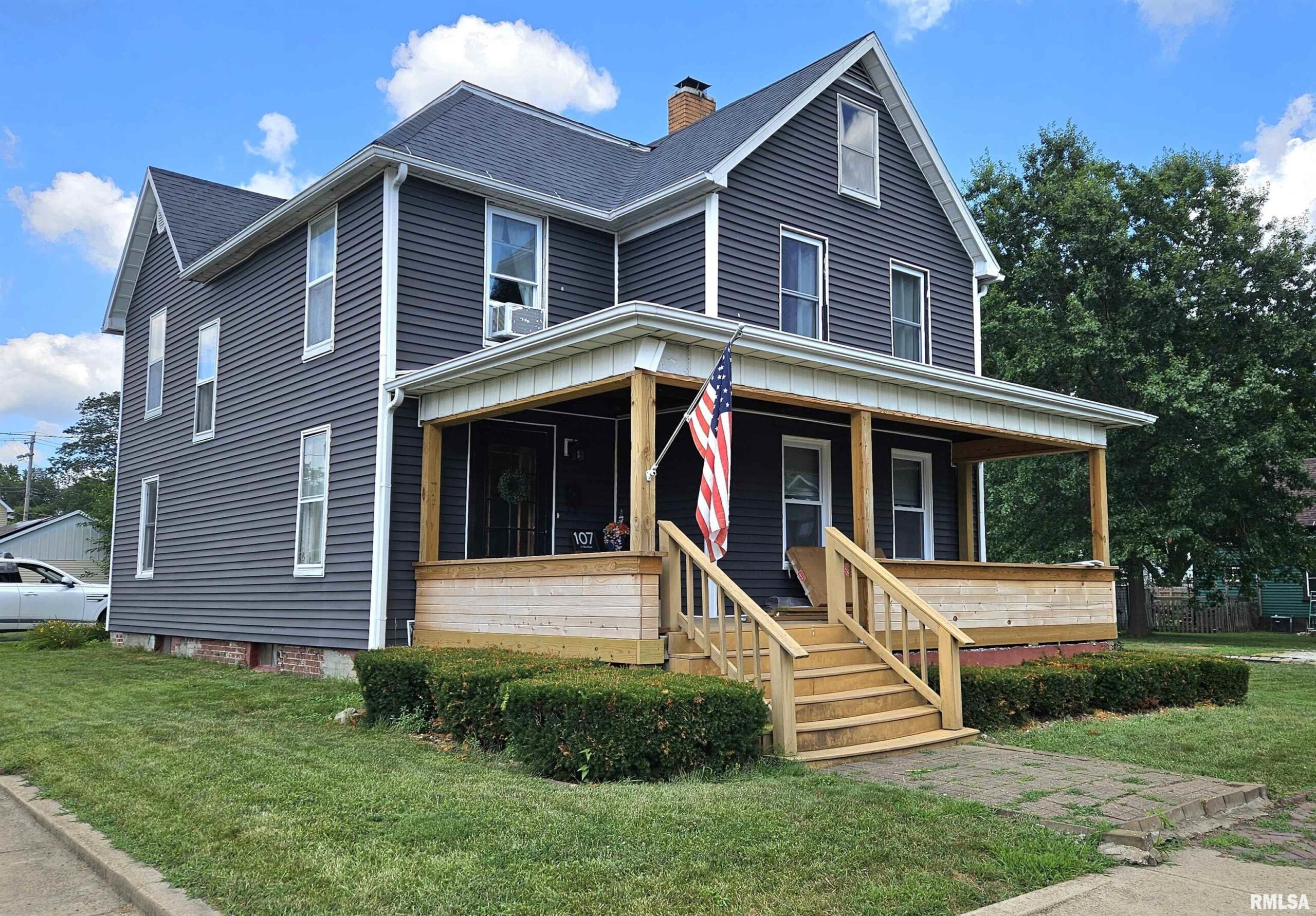 107 E OLIVE Street Canton IL