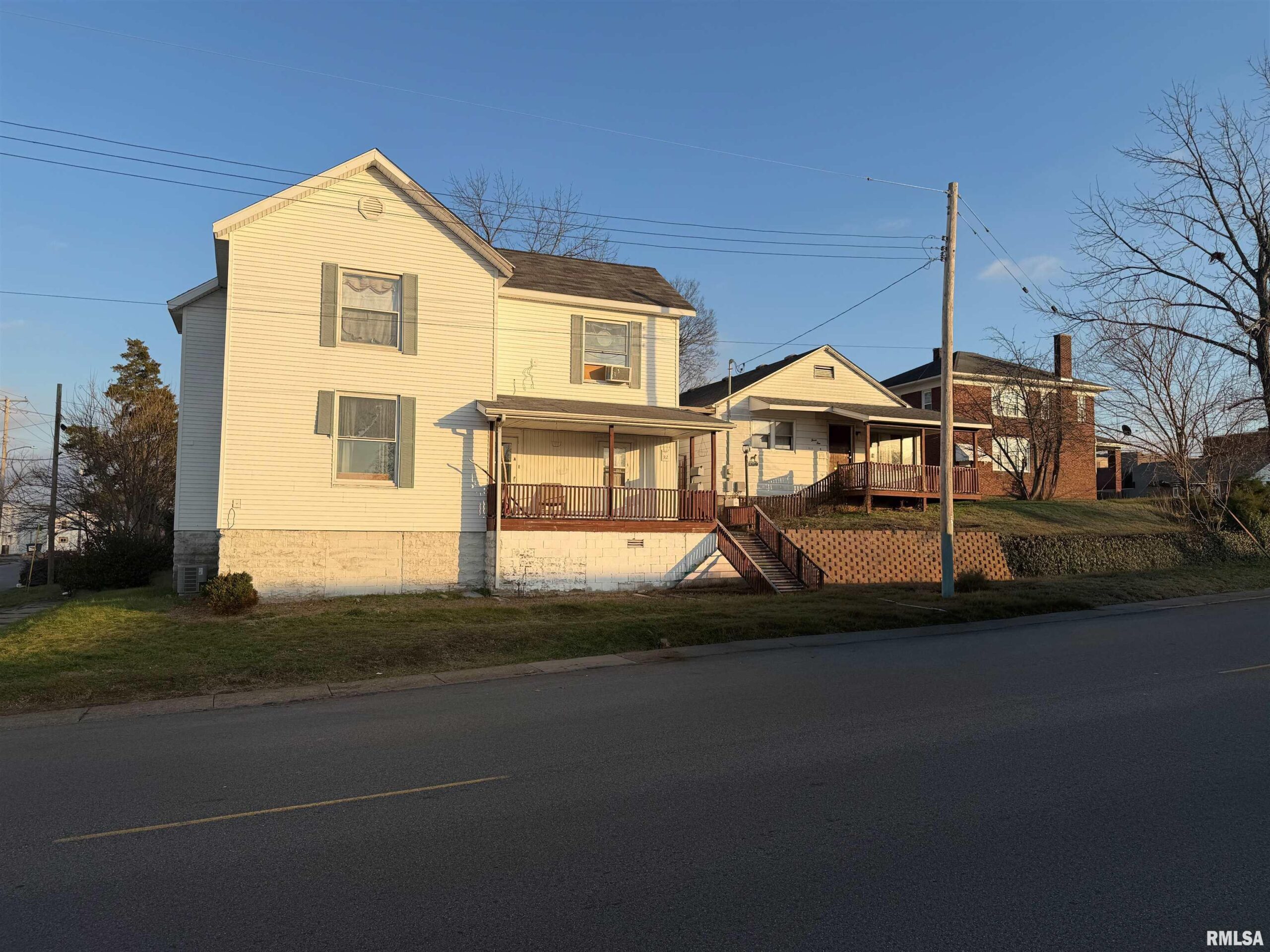 312 N MAIN Street Harrisburg IL