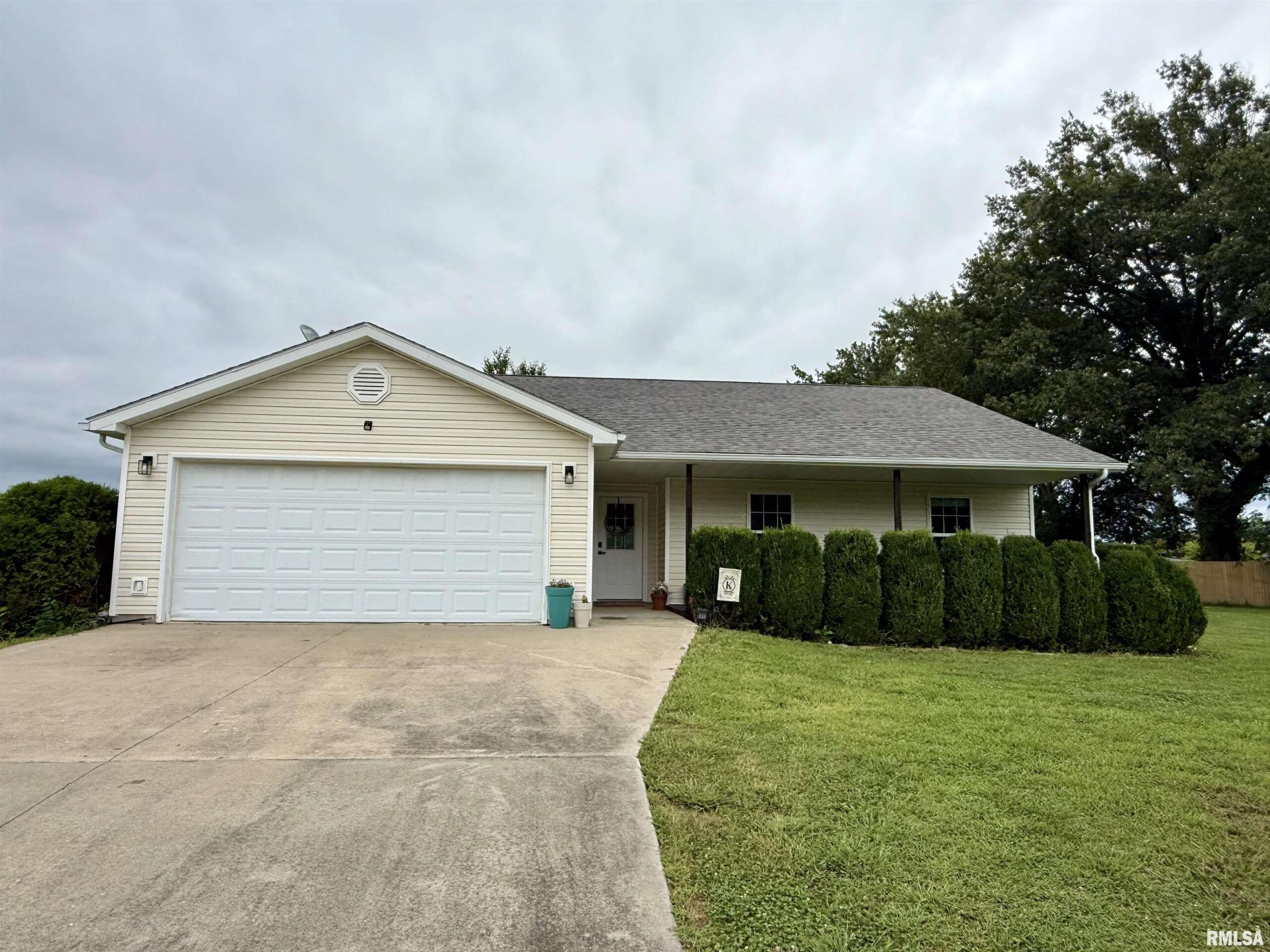 710 CREEKSIDE Lane DeSoto IL