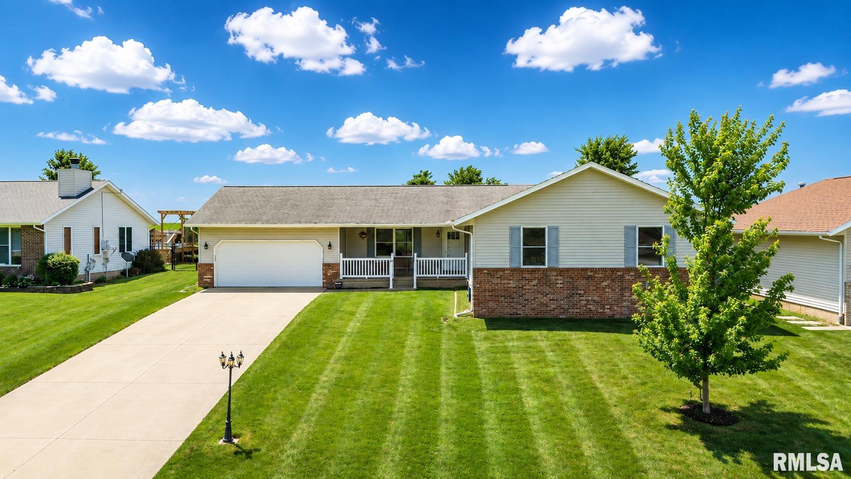 912 DENNIS Drive Eureka IL
