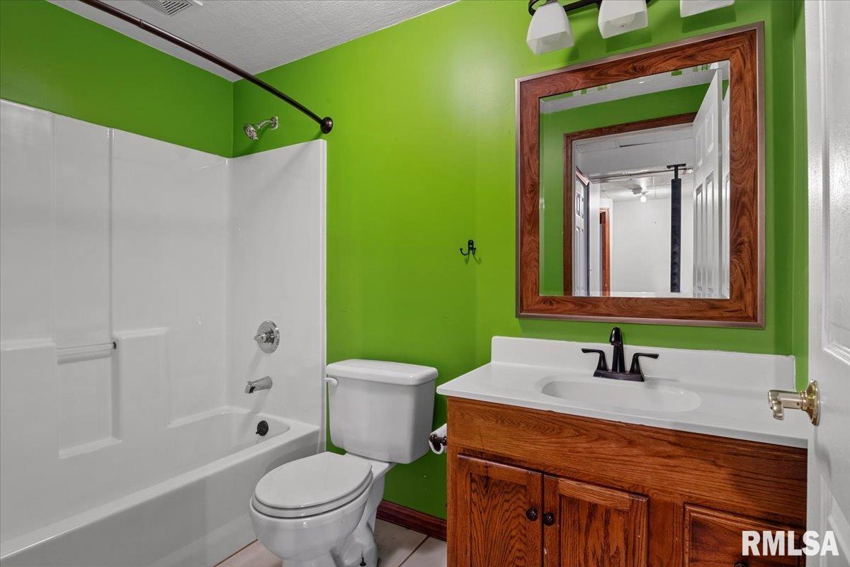 256 JOAN Drive Divernon IL