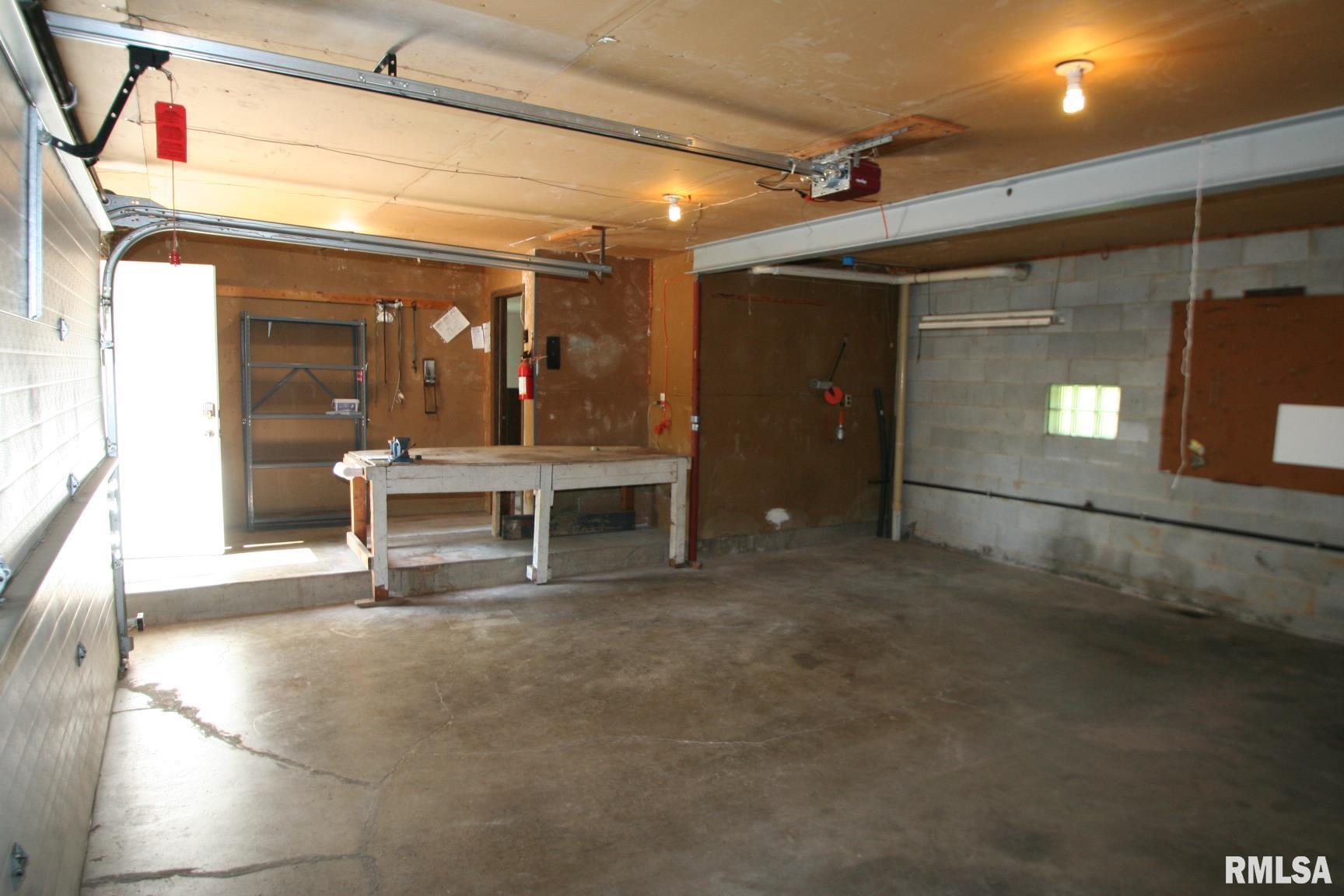32 ROXBURY Road Mackinaw IL