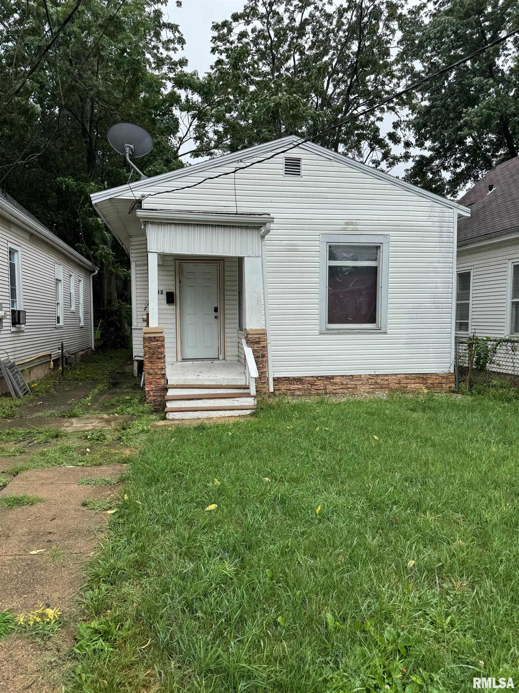 112 E MAYWOOD Avenue Peoria IL
