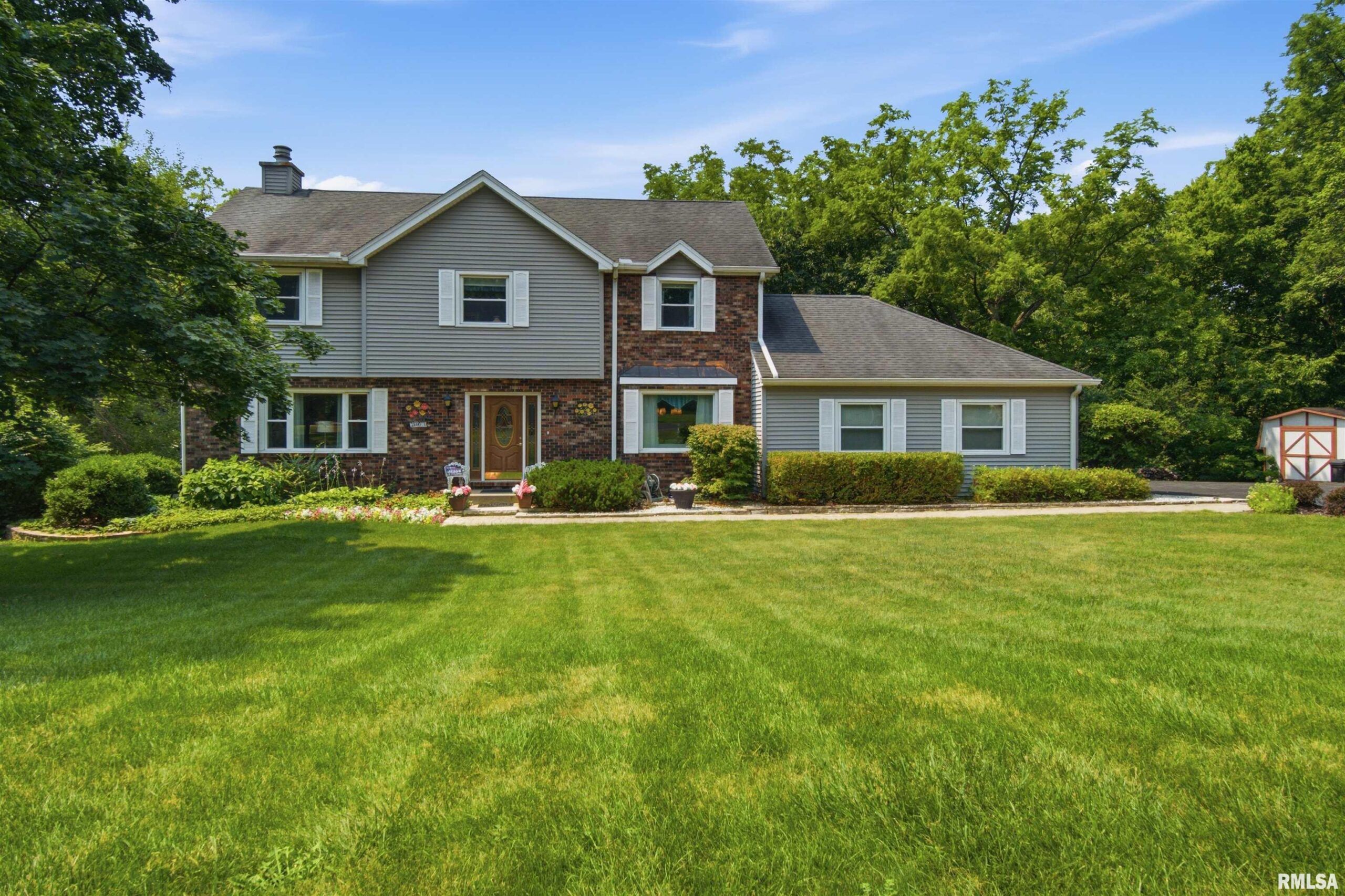 628 E LAKE SHORE Drive Edelstein IL
