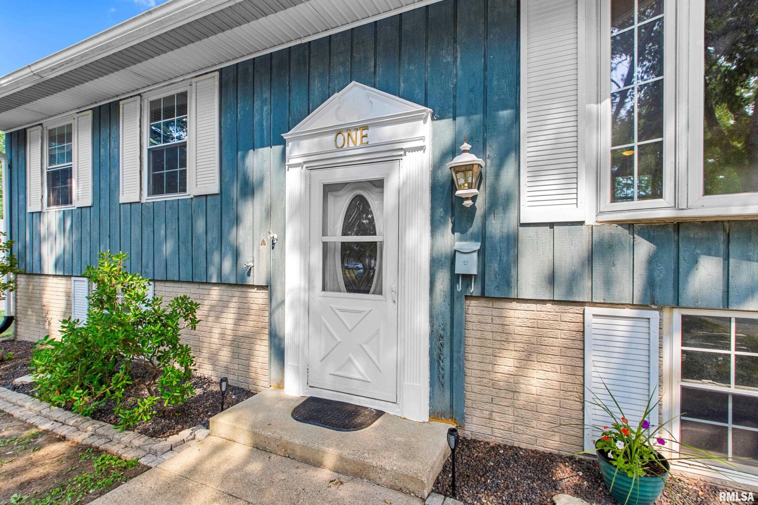 1 DOMINION Court Pekin IL