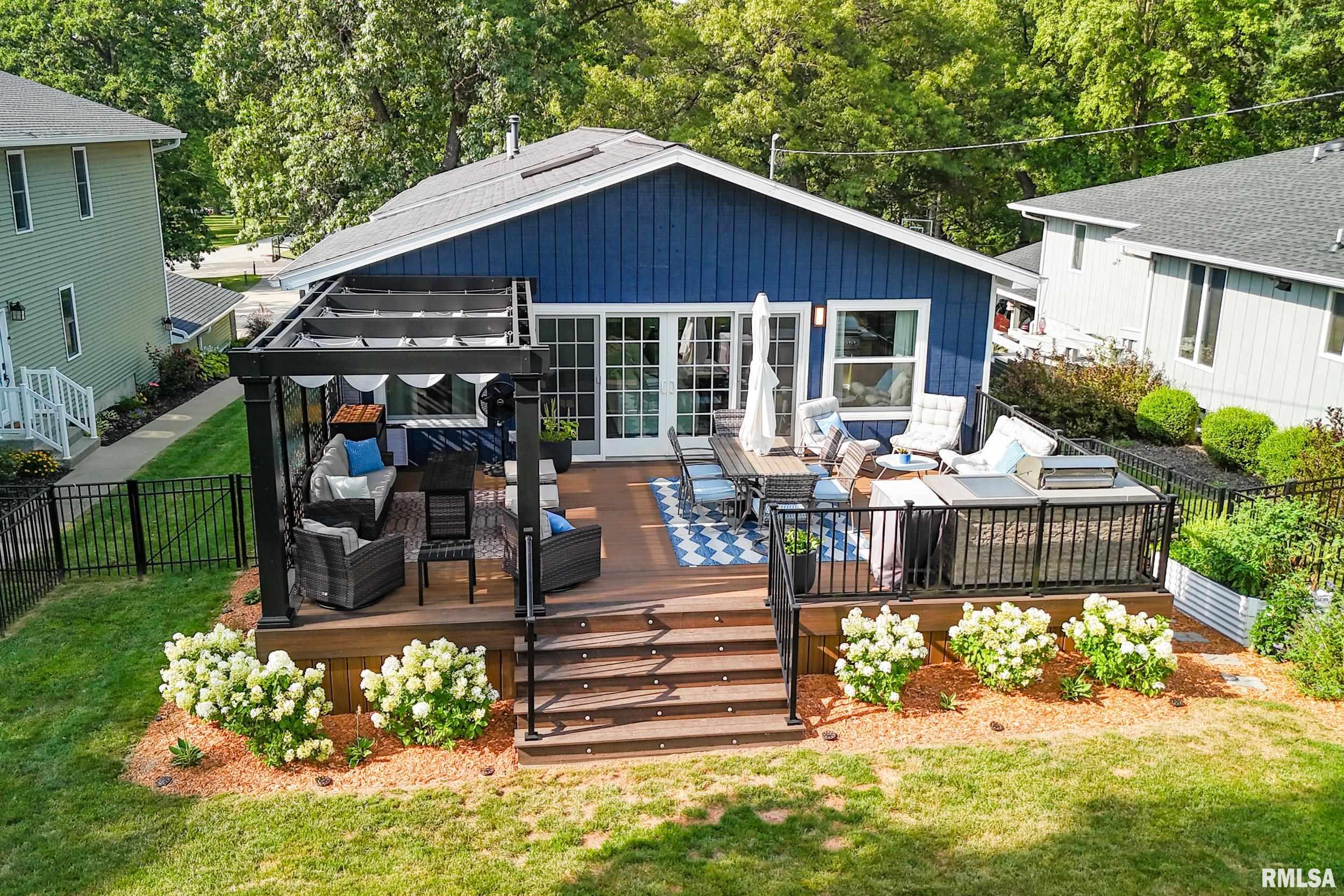 11 HICKORY Grove Macomb IL