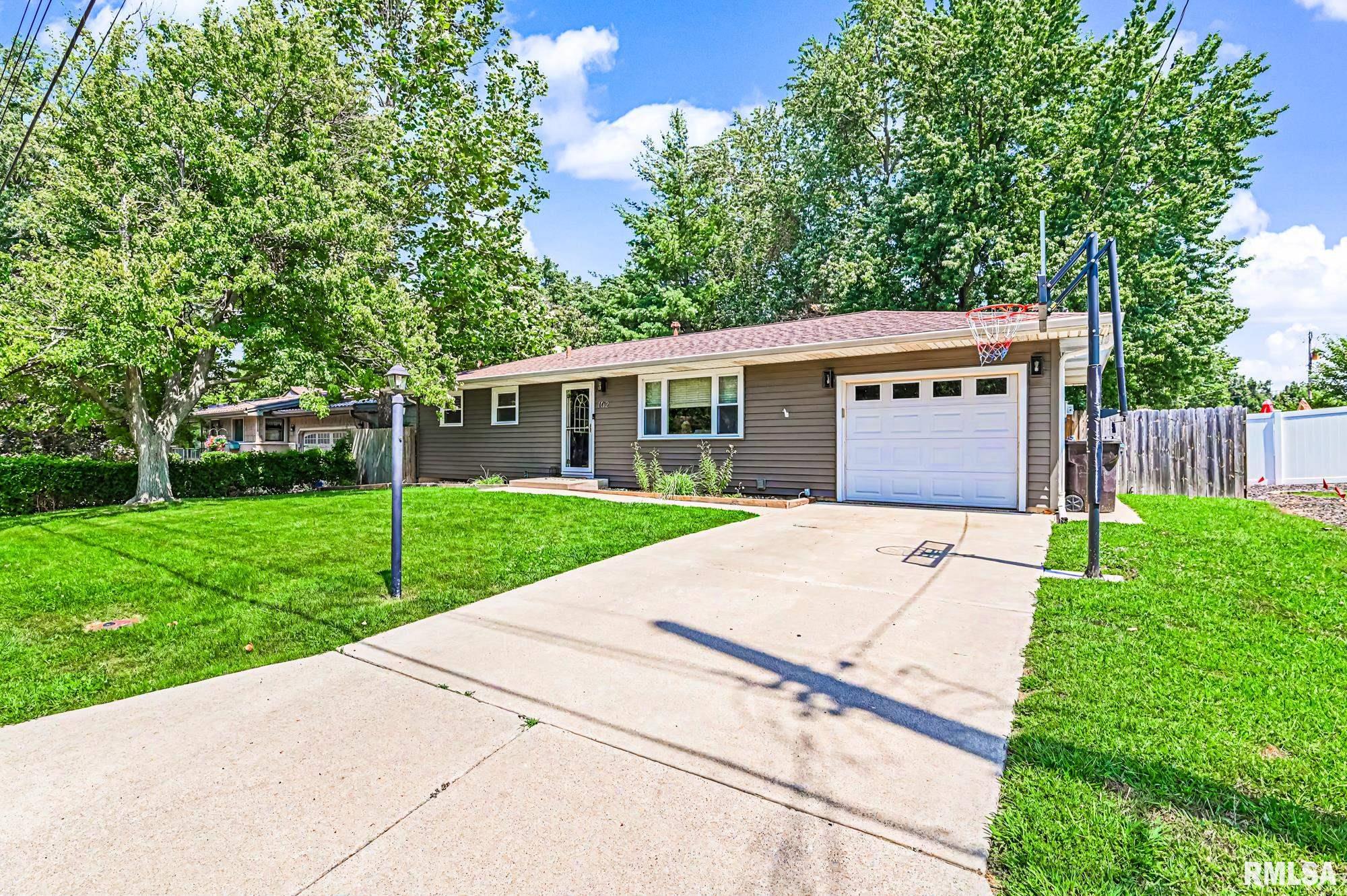 102 FRANCIS Court East Peoria IL