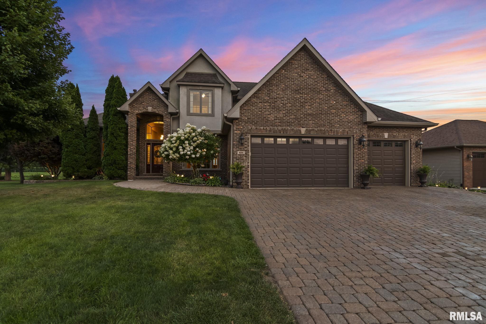 424 LINDEN Lane Williamsville IL