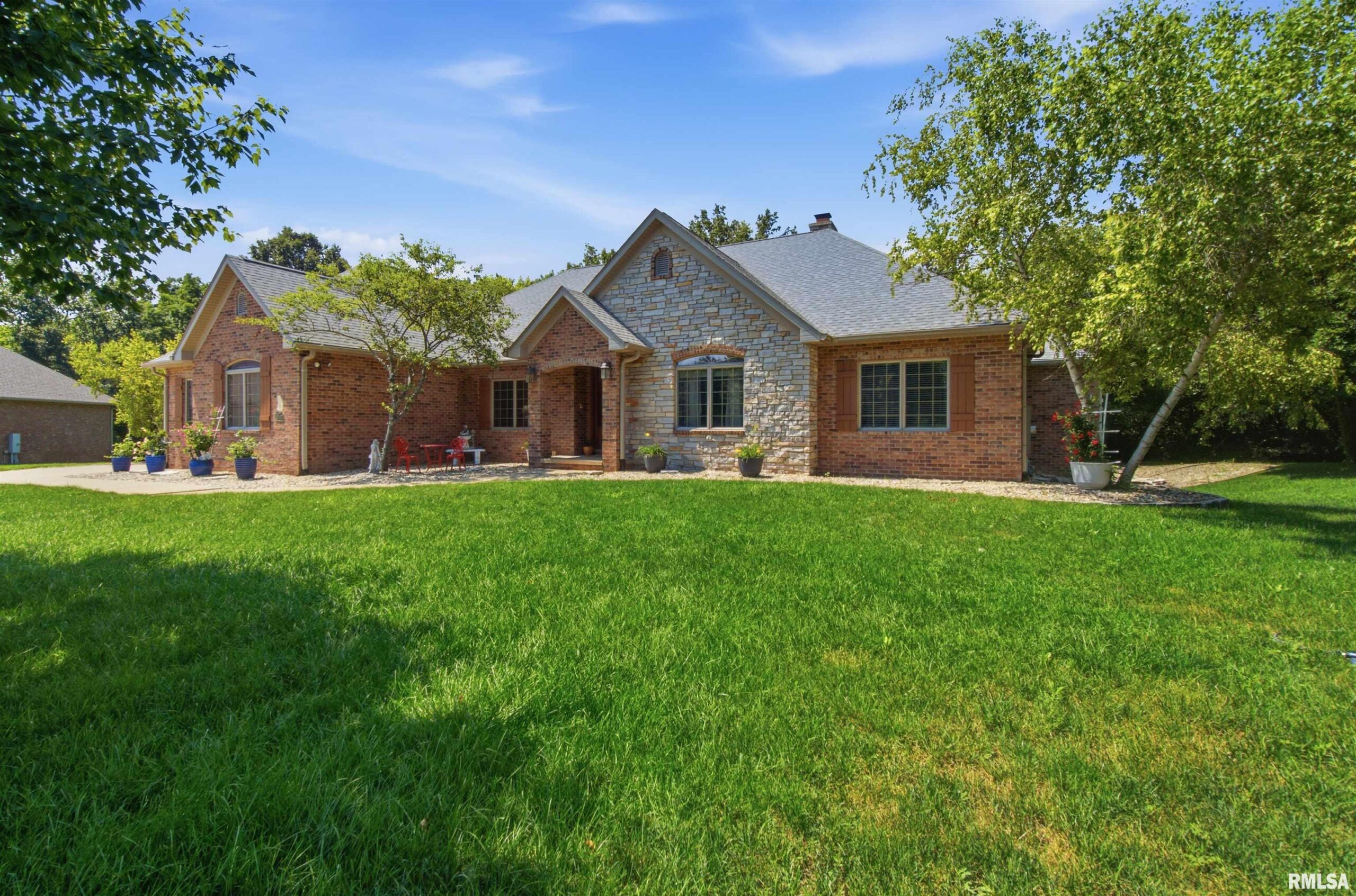 6 WILDWOOD Court Washington IL